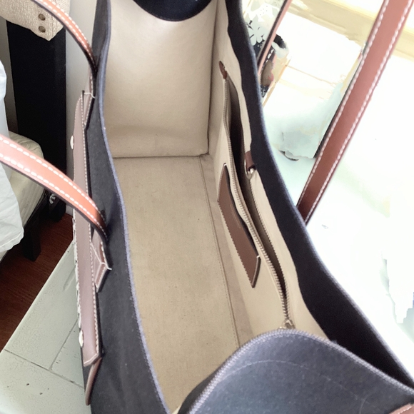 Burberry Black and Brown Tote Bag, Authentic - Picture 4 of 4